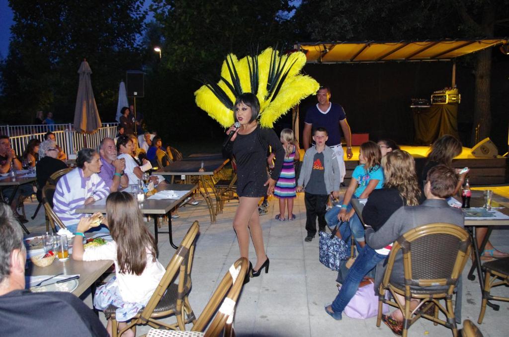 Camping Les Portes Du Beaujolais Anse Exterior photo