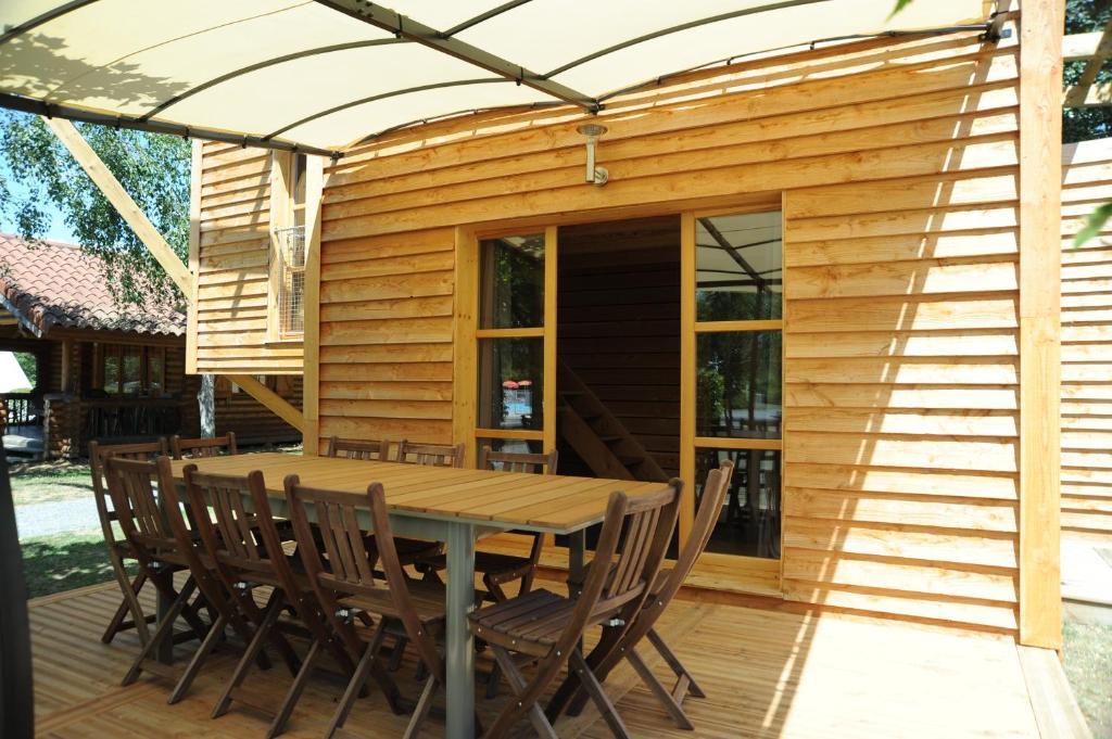 Camping Les Portes Du Beaujolais Anse Room photo