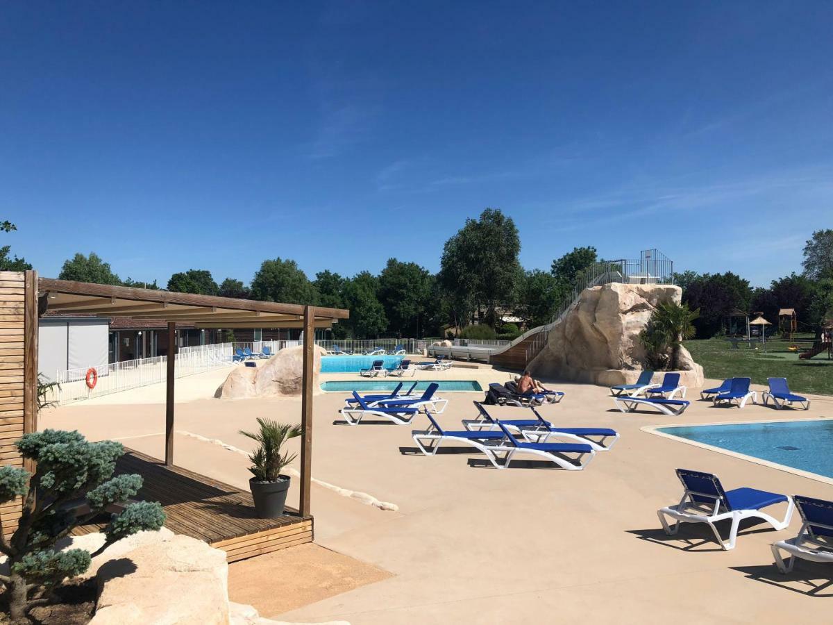 Camping Les Portes Du Beaujolais Anse Exterior photo